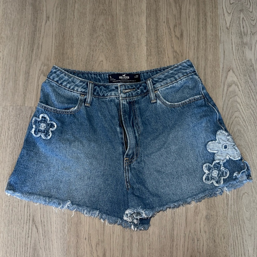 Hollister High-Rise Denim Mom Short